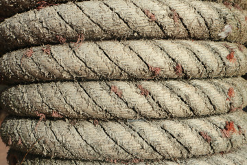 Rope texture on the wooden pole.