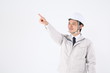 © ponta1414 - 指さしする男性建築士