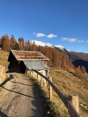 Poster - paesaggio autunnale montagna montagne cielo 