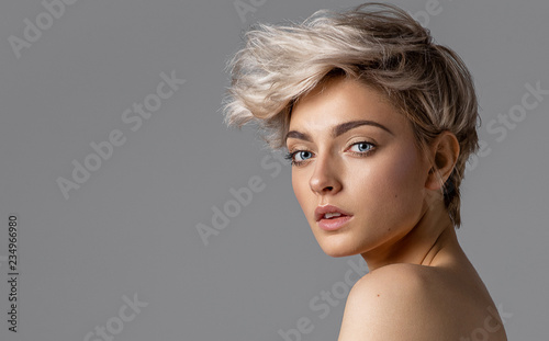 Fotomural Beauty portrait of fashion young model with short hair