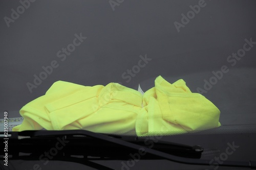 Symbole Du Gilet Jaune Derrière Le Pare Brise Buy This