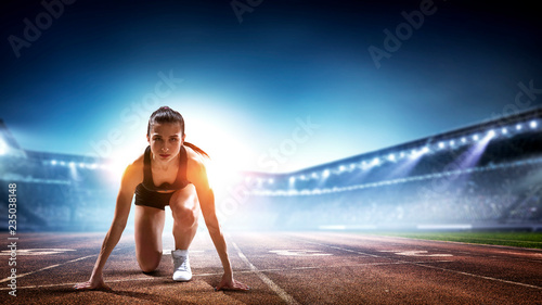 Fotografía Female athlete ready to run. Mixed media