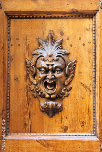 Fotografija Renaissance decoration on a wooden door