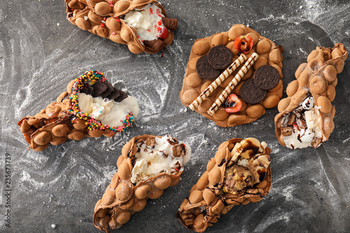 Fotomural Delicious sweet bubble waffles on grey table