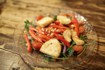 Salad with grilled cheese