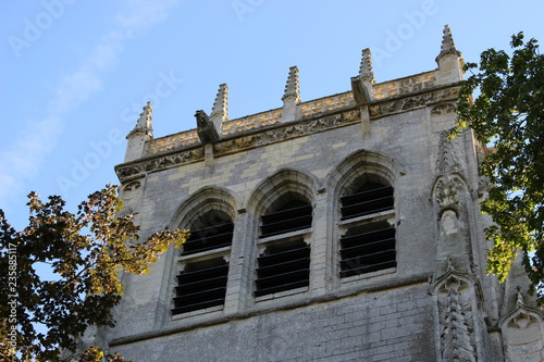 Fotografie, Obraz Zoom sur le sommet de la tour saint-Nicolas au Bec-Hellouin
