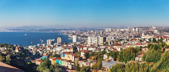 Sticker - Panoramic aerial view of Valparaiso from Avenida Alemania - Valparaiso, Chile