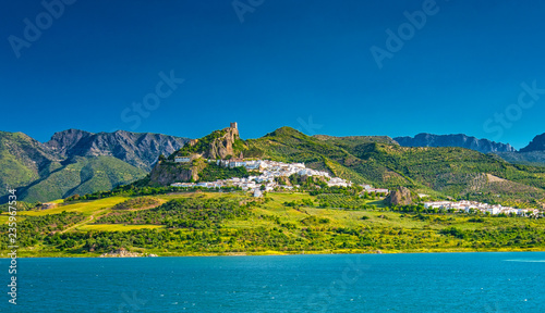 Fotomural Zahara de la Sierra, beautiful town located in the Sierra de Grazalema