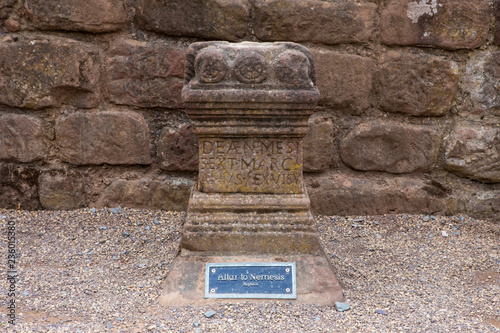 Fotografía Altar to Nemesis at the Roman Amphitheatre in Chester