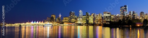 Fotografía Panoramic sunset view of the Vancouver skyline