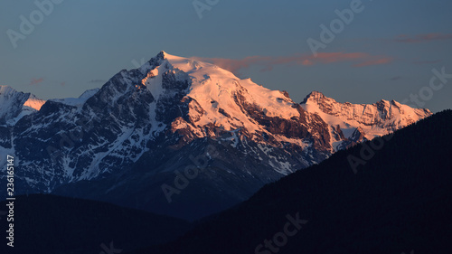 Fotomural Alpenglow on famous ortler / Alpenglühen am Ortlermassiv