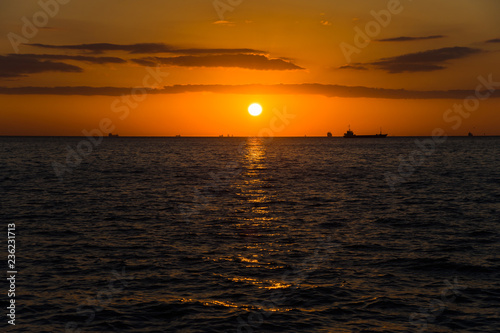 海の日の出 波を照らす朝日 Buy This Stock Photo And Explore Similar Images At Adobe Stock Adobe Stock 海の日の出 波を照らす朝日 Buy This Stock Photo And Explore Similar Images At Adobe Stock Adobe Stock