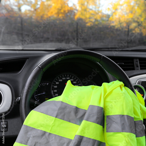 Gilet Jaune Sur Tableau De Bord Acheter Cette Photo Libre