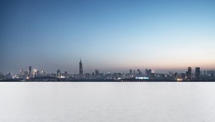 Canvas Print - Panoramic skyline and buildings with empty road 