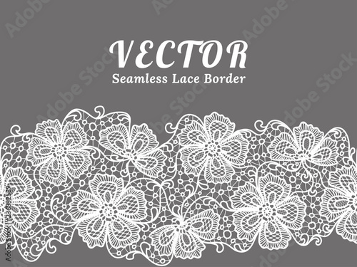 Fotografía White seamless lace border with flowers on white background