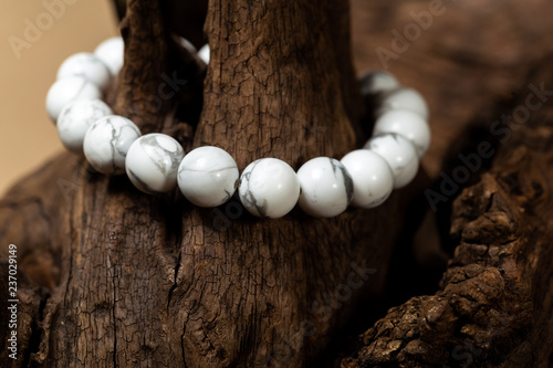 Fotografía The howlite stone bracelet