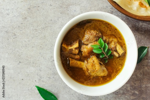Fotomural Kerala Duck Curry / Kuttanadan Tharavu Mappas served with paratha