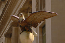 Grand Central Railroad Terminal At 42nd Street And Park Avenue In Midtown Manhattan In New York City, Eagle Statue