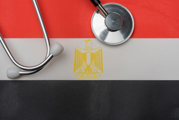 On the flag of Egypt is a stethoscope.