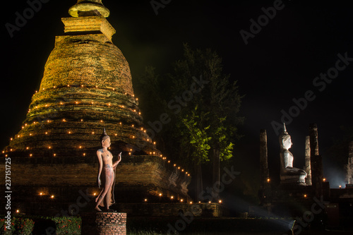 Fotografie, Obraz the ancient Buddhist temple of Wat Sa Si in evening twilight