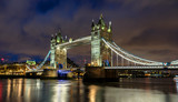 Fototapeta Londyn - Tower Bridge in the city ofLondon