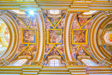 Wall Mural - The decorations of the vault of St Paul Cathedral