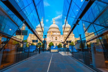 Canvas Print - St Paul's Cathedral in London, UK