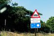 Straßenschild an der Grenze zwischen Südafrika und Swasiland Achtung Nilpferde