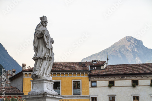 Fotografie, Obraz Statue des Hl. Johann Nepomuk - Riva del Garda