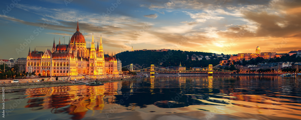 Obraz na płótnie Beautiful view of Budapest w salonie