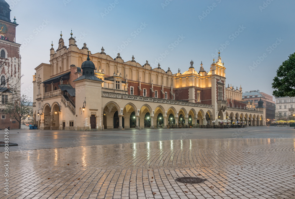 Cloth Hall on Main Market Square in Krakow, illuminated in the twilight - obrazy, fototapety, plakaty 