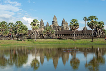 Wall Mural - Front of Angkor Wat with reflection in the pond, Siem Reap, Cambodia