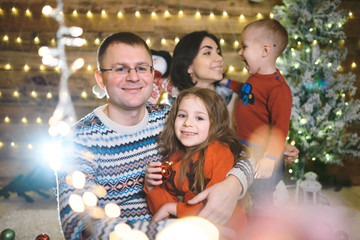 Sticker - happy family at christmas tree