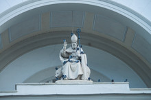 Catholic Statue Papa
