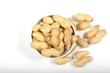 арахис орех свежий урожай лежит на столе 