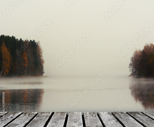 Dekoracja na wymiar  drewniana-kladka-jesienia-nad-jeziorem