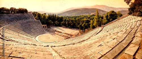 Cuadros en Lienzo Epidavros amphitheater in Greece