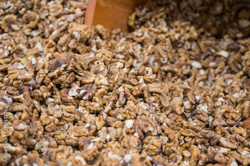 Fotografía Full frame of peeled raw organic walnuts in the market