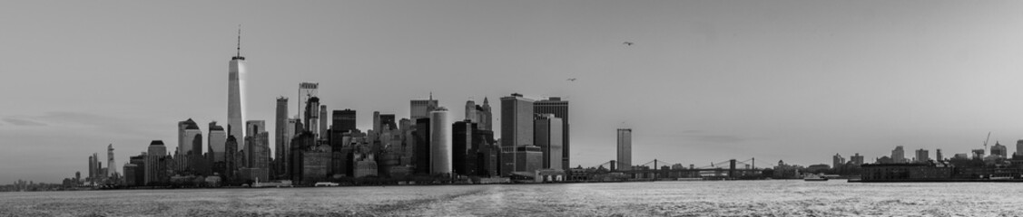  Black and White Panorama of the Manhattan Skyline From the Hudson River