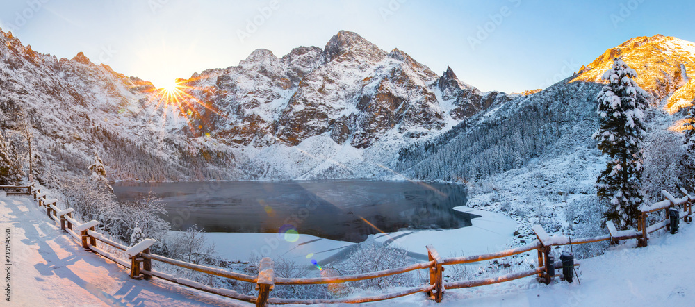 Winter landscape of Morskie oko in Tatra - obrazy, fototapety, plakaty 