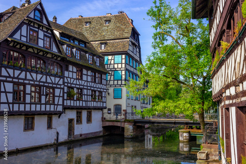 Foto Historic quarter called little France (La Petite France) in Strasbourg, France