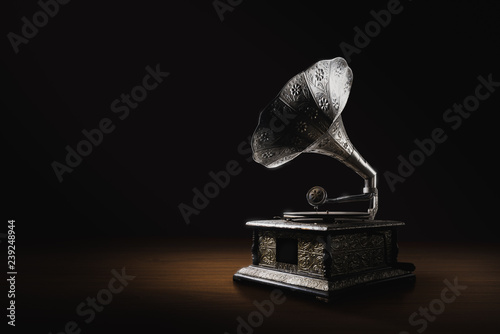 Fotografía Gramophone on a dark background
