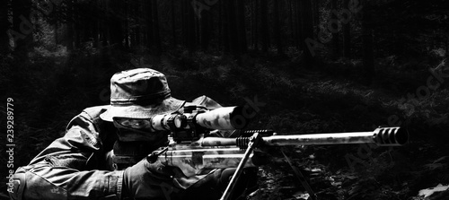 Cuadros en Lienzo Sniper took the position and waits for the goal.