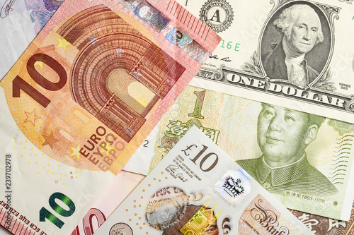 Forex Money World Currency Banknotes Including Yuan Dollar Euro - 