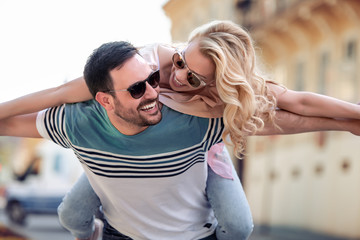 Canvas Print - Smiling couple in love outdoors