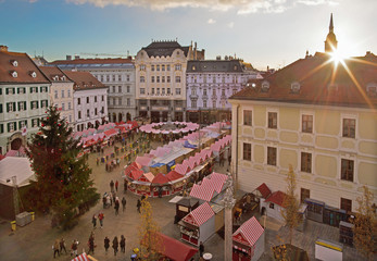 Poster - BRATISLAVA, SLOVAKIA - NOVEMBER 28, 2016: Christmas market on the Main square in evening light.