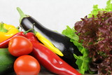Fototapeta Fototapety do kuchni - Zestaw warzyw - czerwona i żółta papryka, pomidory, bakłażan