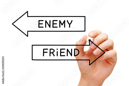 Photographie Friend Or Enemy Arrows Concept