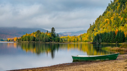 Wall Mural - Beautiful autumn scenery at Mont Tremblant National Park in the beautiful province of Quebec in Canada