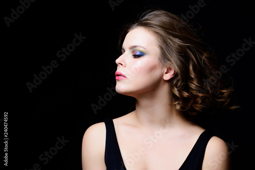 Makeup Idea For Elegant Outfit Attractive Elegant Lady With Smoky